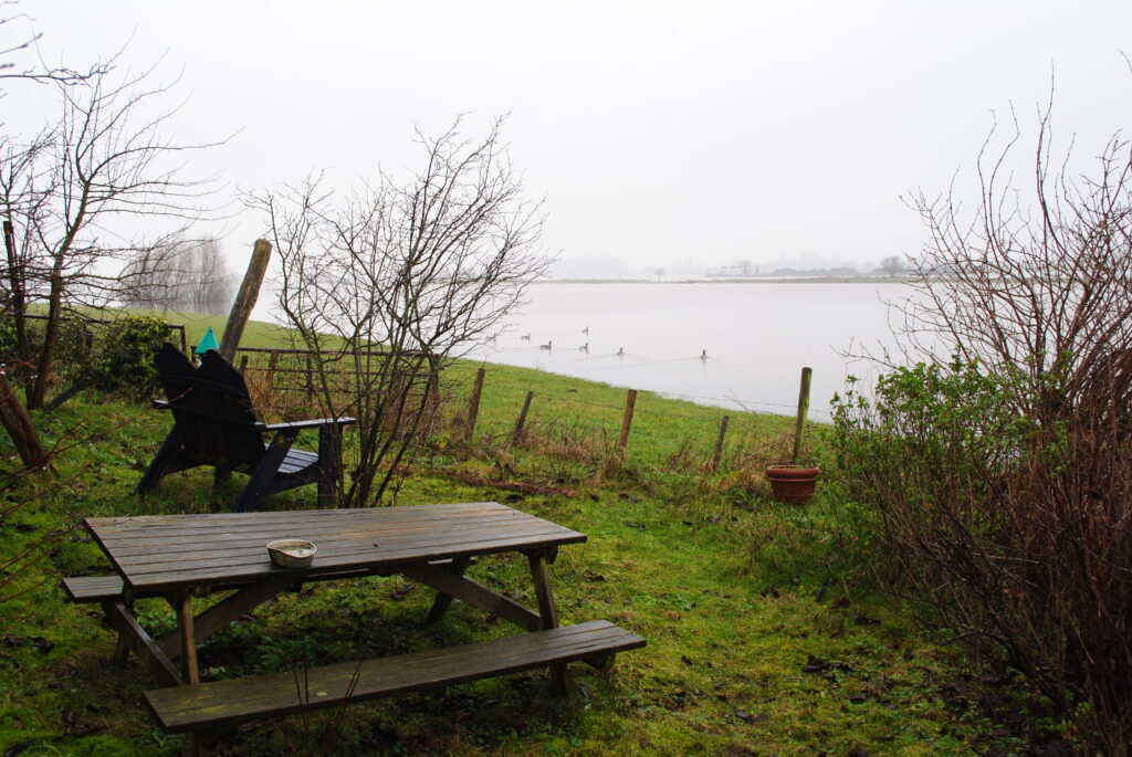 Uiterwaardentuin, oude situatie met hoog water.