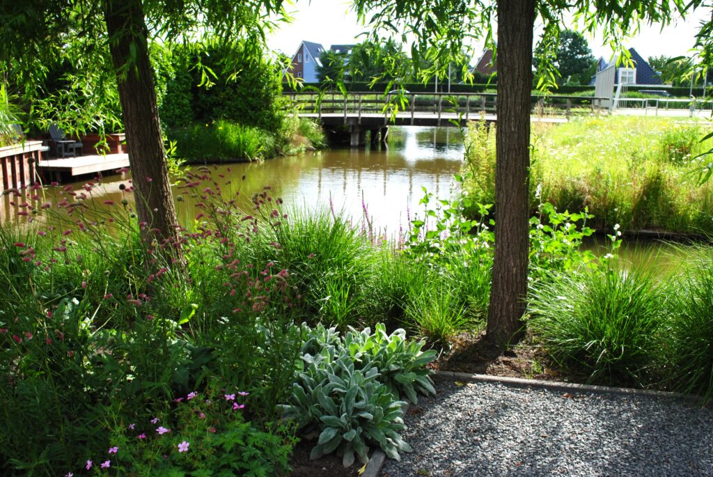 Tuin aan het water